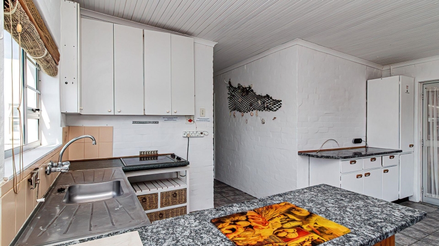 4 Bedroom Property for Sale in De Kelders Western Cape